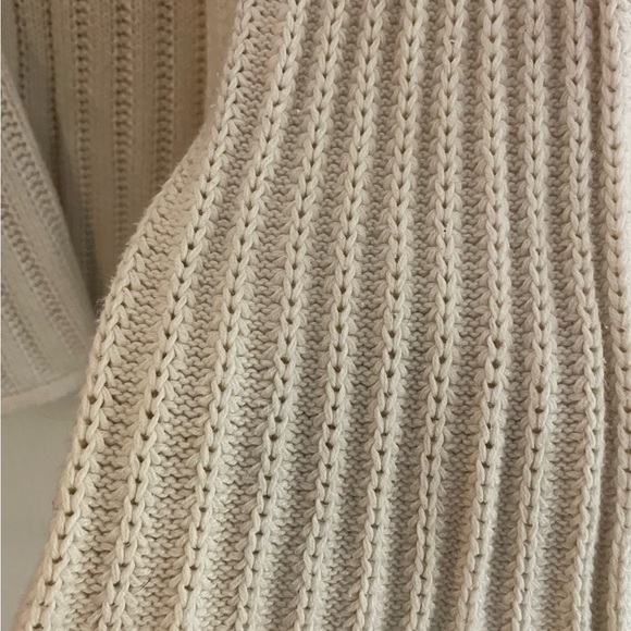 American Eagle Off-White/ tan Knit Sweater with bell sleeves size small - Picture 4 of 4